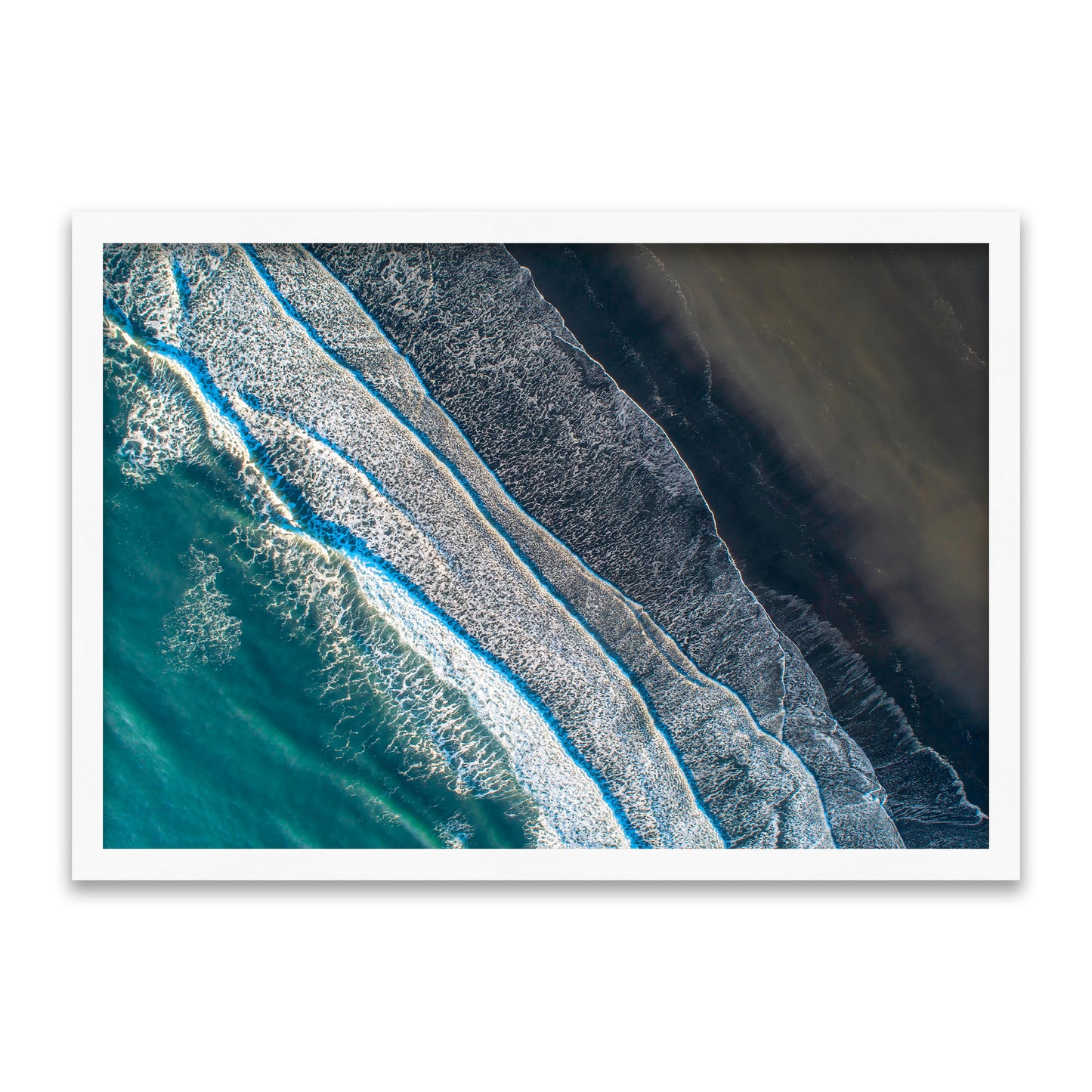 Atemzug des Ozeans - Schwarzsand-Strand