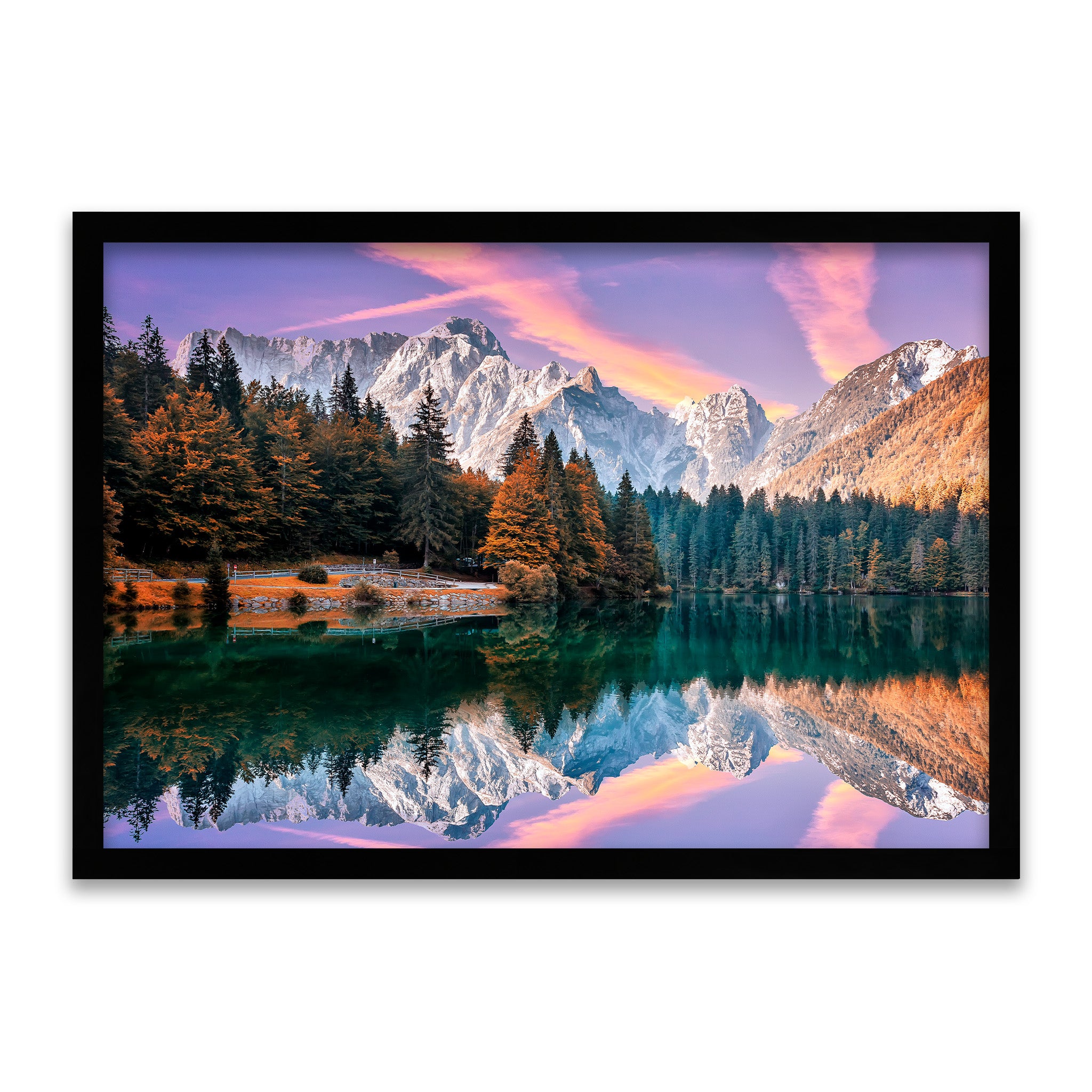 Bergsee-Spiegelung – Zwei Welten in Pastell