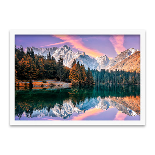 Bergsee-Spiegelung – Zwei Welten in Pastell