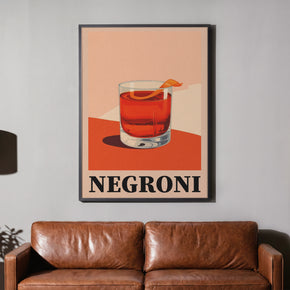 Aperitivo Zeit - Kühler Negroni Poster, gerahmt über einem braunen Ledersofa