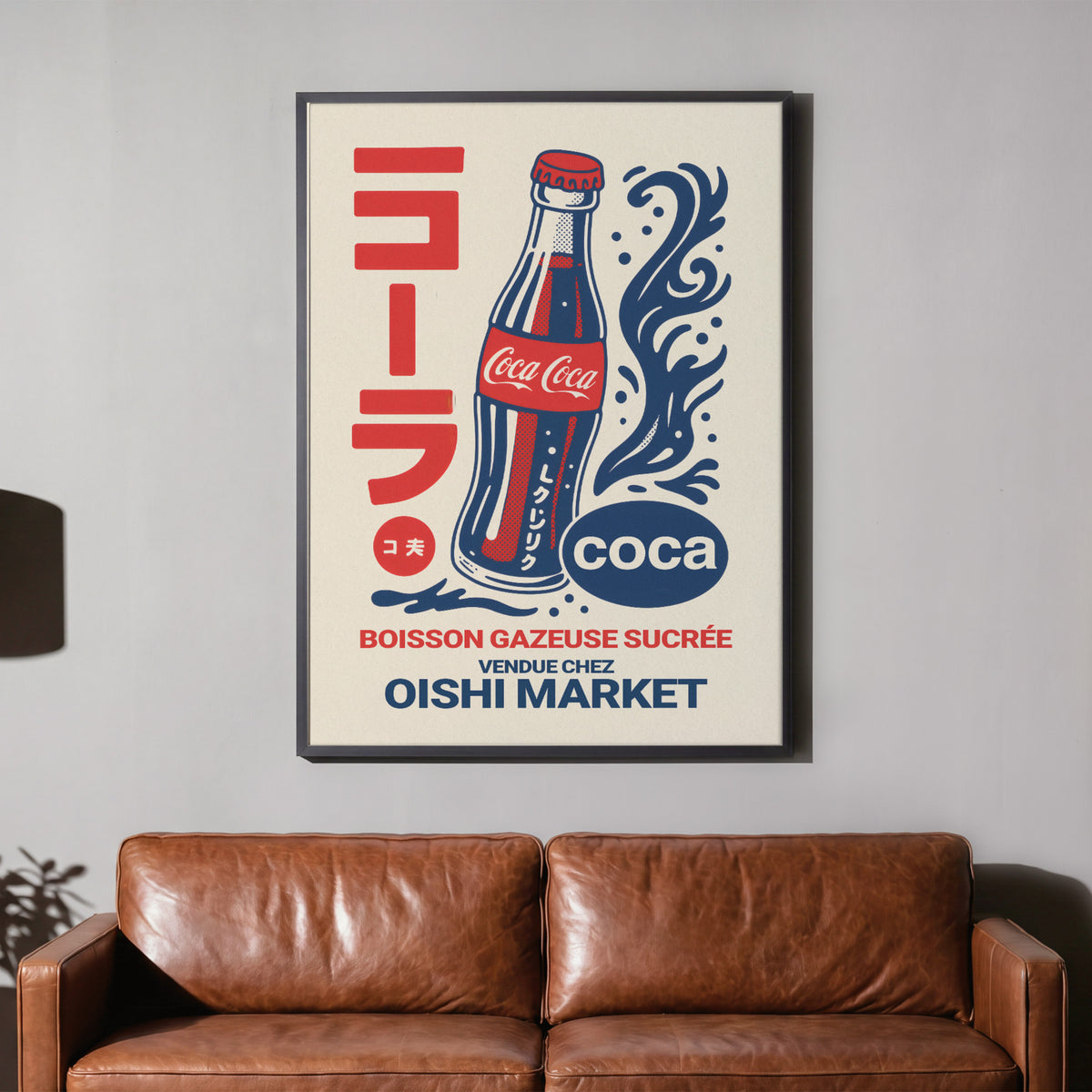 Retro Softdrink - Japanese Pop Art Poster, gerahmt über einem braunen Ledersofa