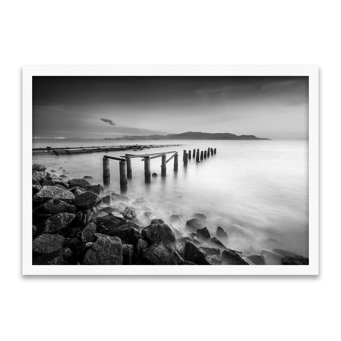 Nebelmeer der Stille - Schwarz-Weiss Steg