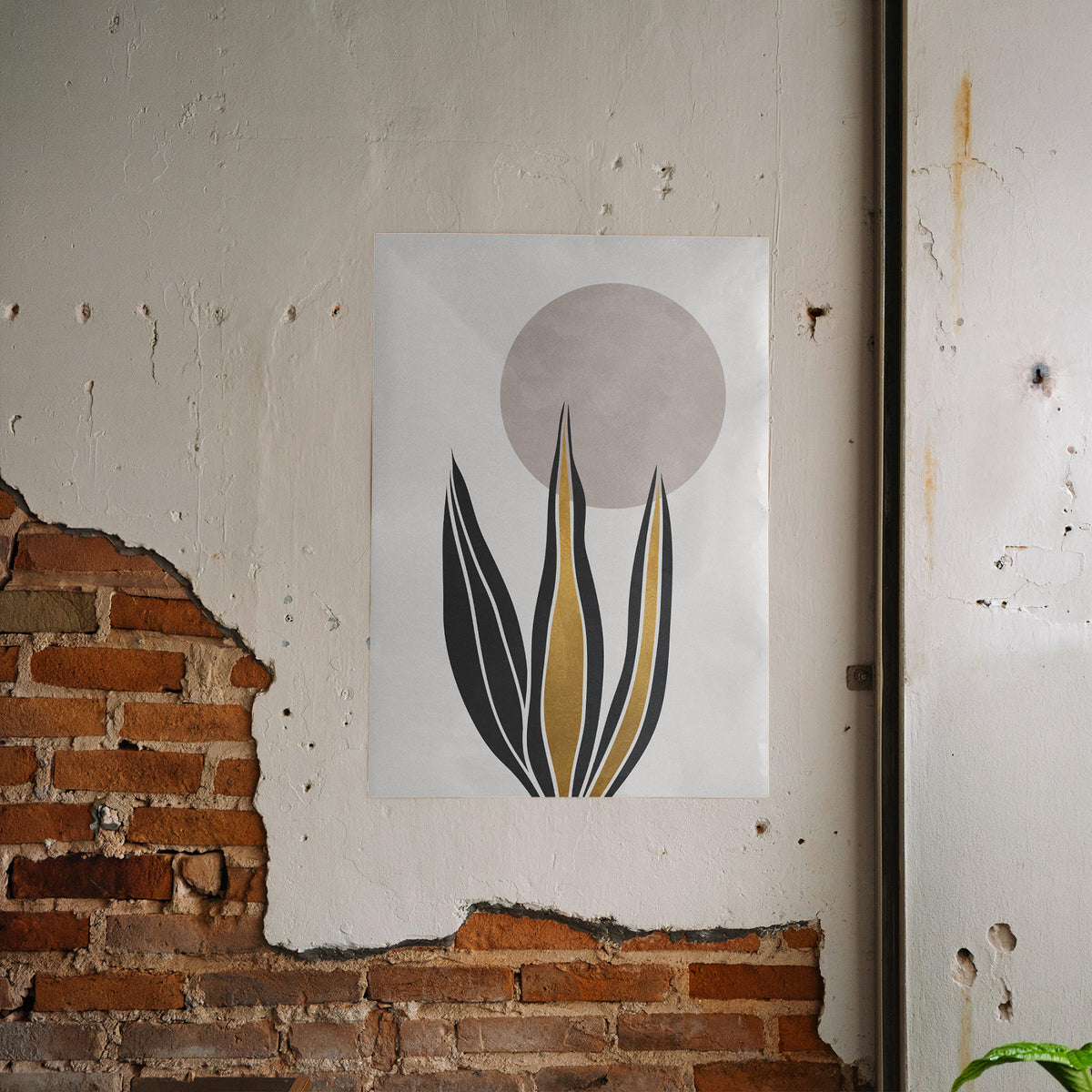 Florale Harmonie - Schlichte Eleganz Poster, gerahmt an einer rauen Verputzwand