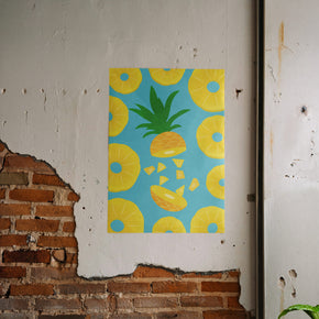 Funky Ananas - Süsse Sehnsucht Poster, gerahmt an einer rauen Verputzwand