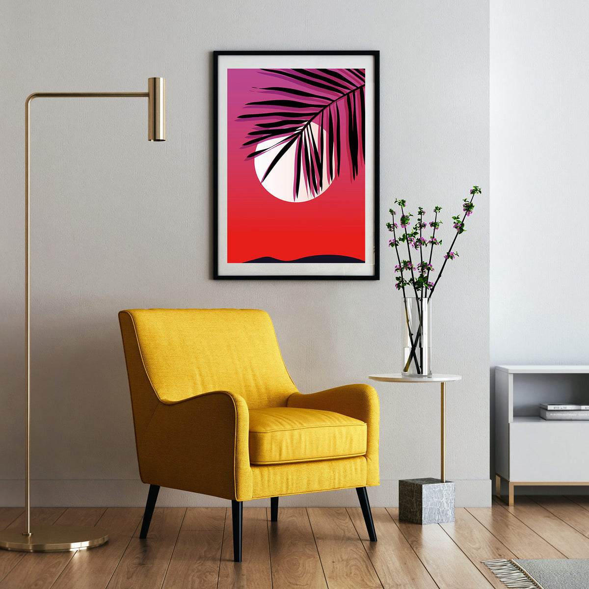 Schräge Palme - Synthwave-Ästhetik Poster, gerahmt an einer Wand neben einem Sessel