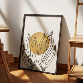 Abstrakte Gartenarbeit - Goldene Sonne Poster, am Boden neben einem Stuhl angelehnt