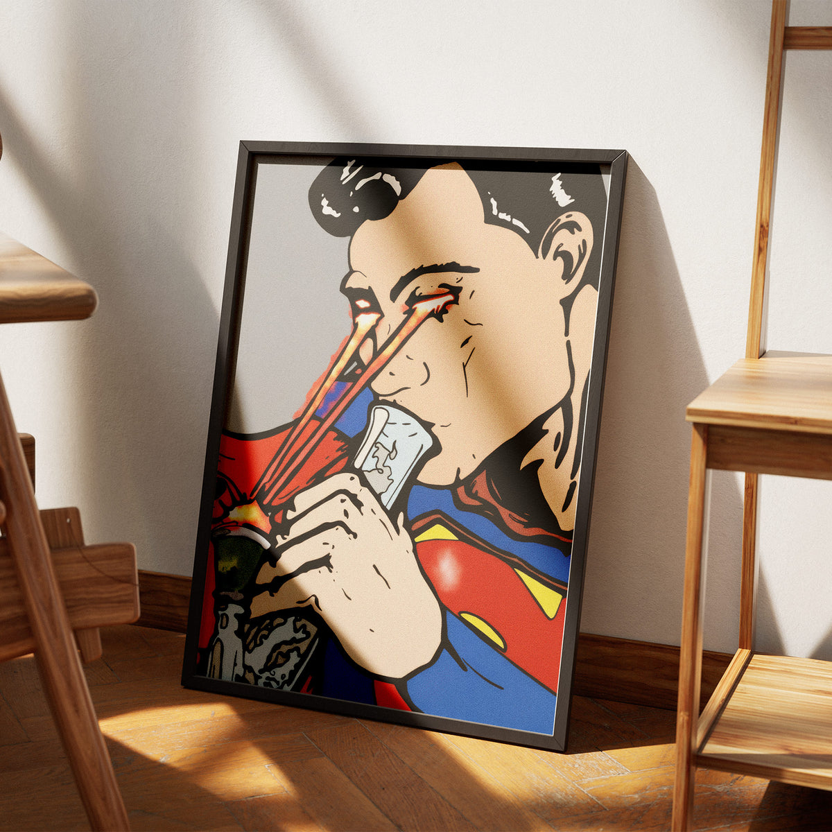 Superheld - Laser Feuer Poster, am Boden neben einem Stuhl angelehnt
