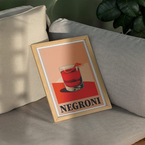 Aperitivo Zeit - Kühler Negroni Poster, gerahmt über einem Sofa