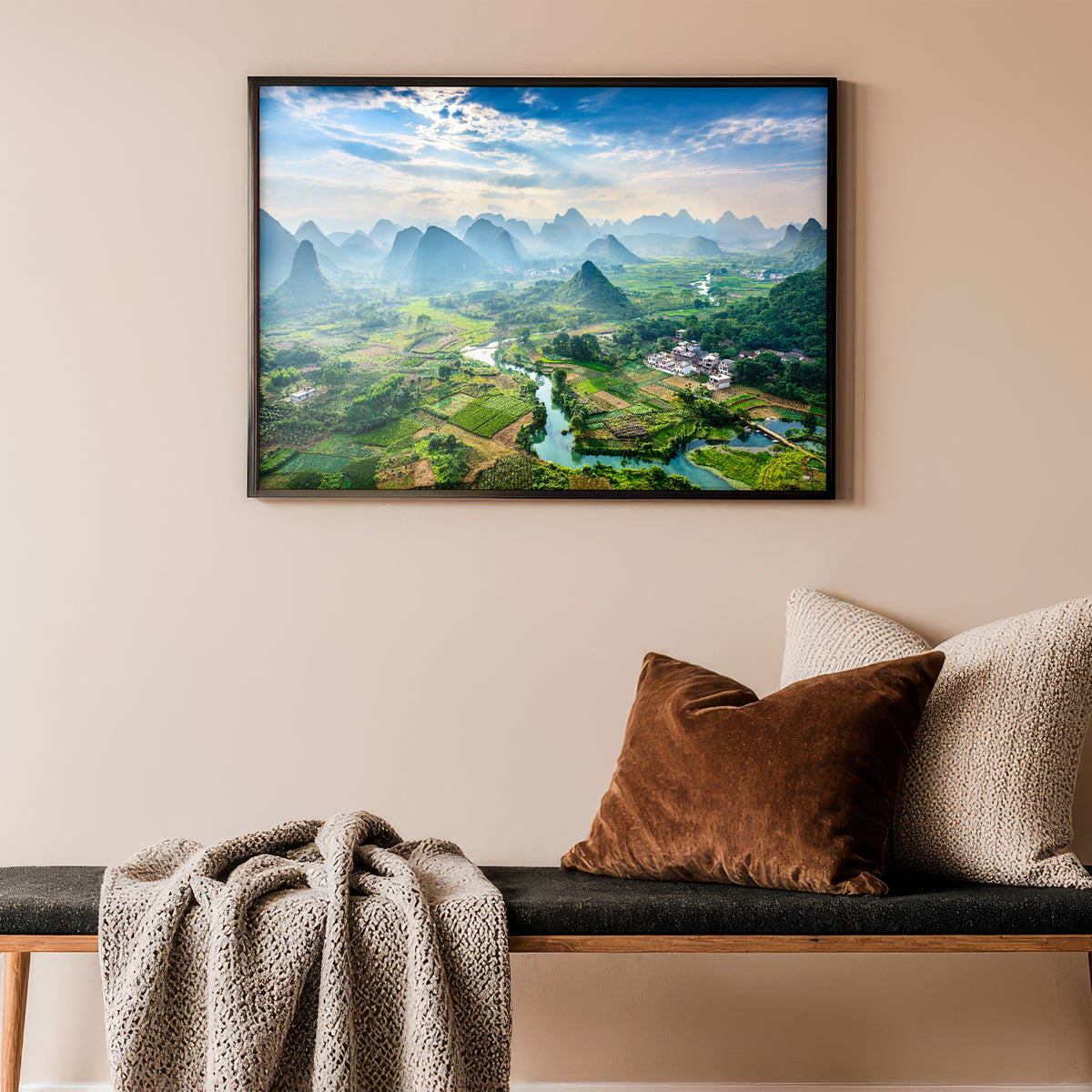 Guilin Landschaft - Li-Fluss Karstberge Poster, im Querformat, gerahmt an einer Wand