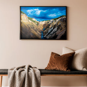 Yellowstone Canyon - Der blaue Puls Poster, im Querformat, gerahmt an einer Wand