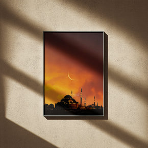 Mystical Night - Moschee Silhouette Poster, gerahmt an einer sonnigen Wand mit weichen Schatten