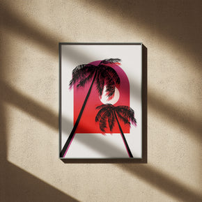 Neon Palm Sunset - Sommerträume Poster, gerahmt an einer sonnigen Wand mit weichen Schatten