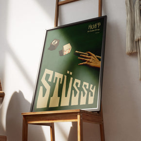 Streetwear Spiel - 8-Würfel Pool Poster, gerahmt an einer Wand über einem Stuhl